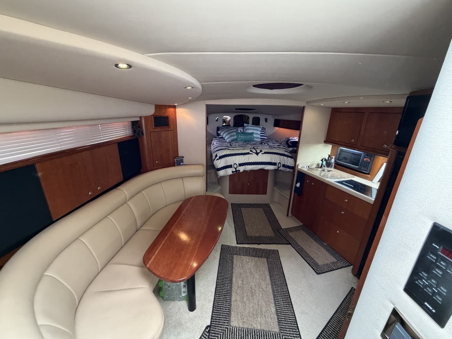 2001 Cruisers Yachts 3780 Express