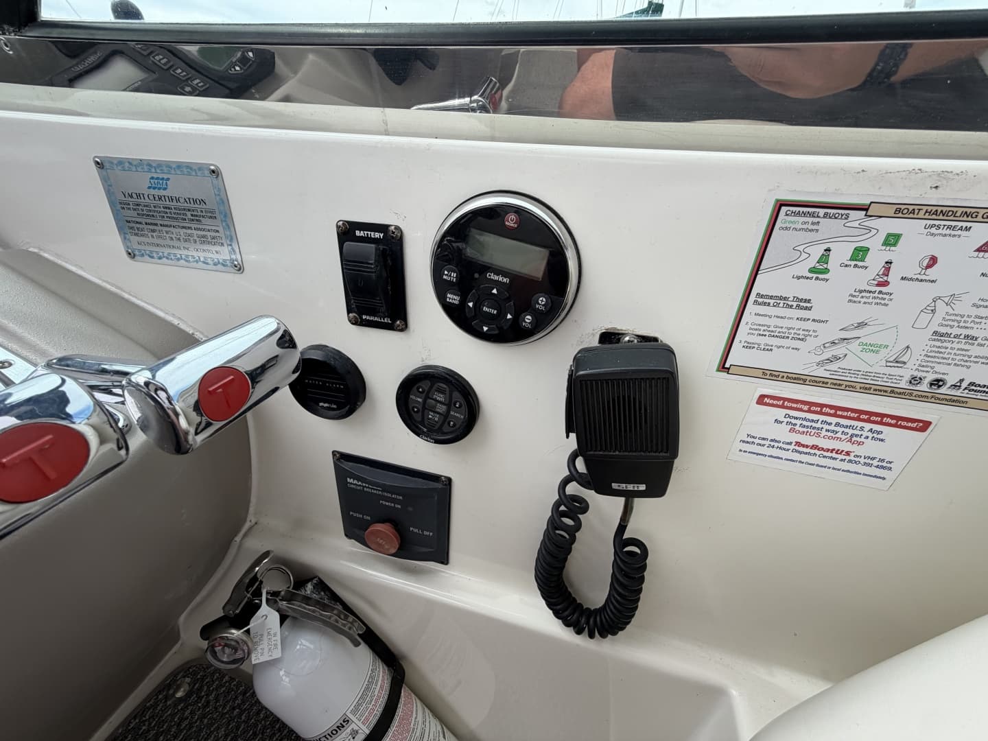 2001 Cruisers Yachts 3780 Express