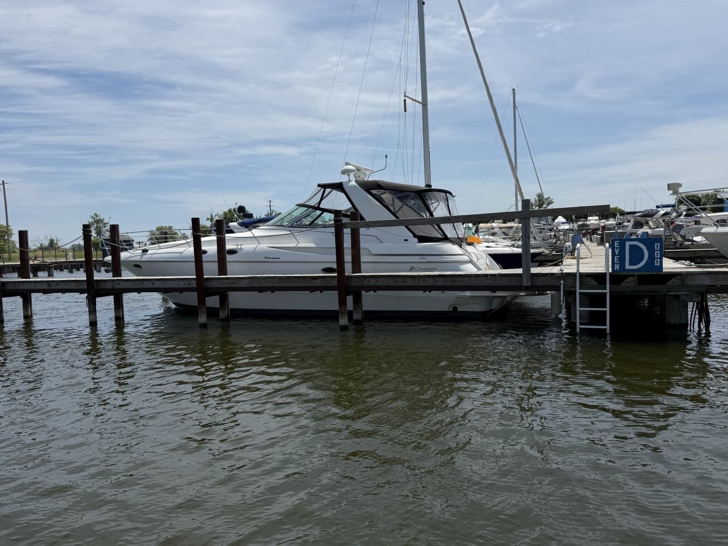 2001 Cruisers Yachts 3780 Express
