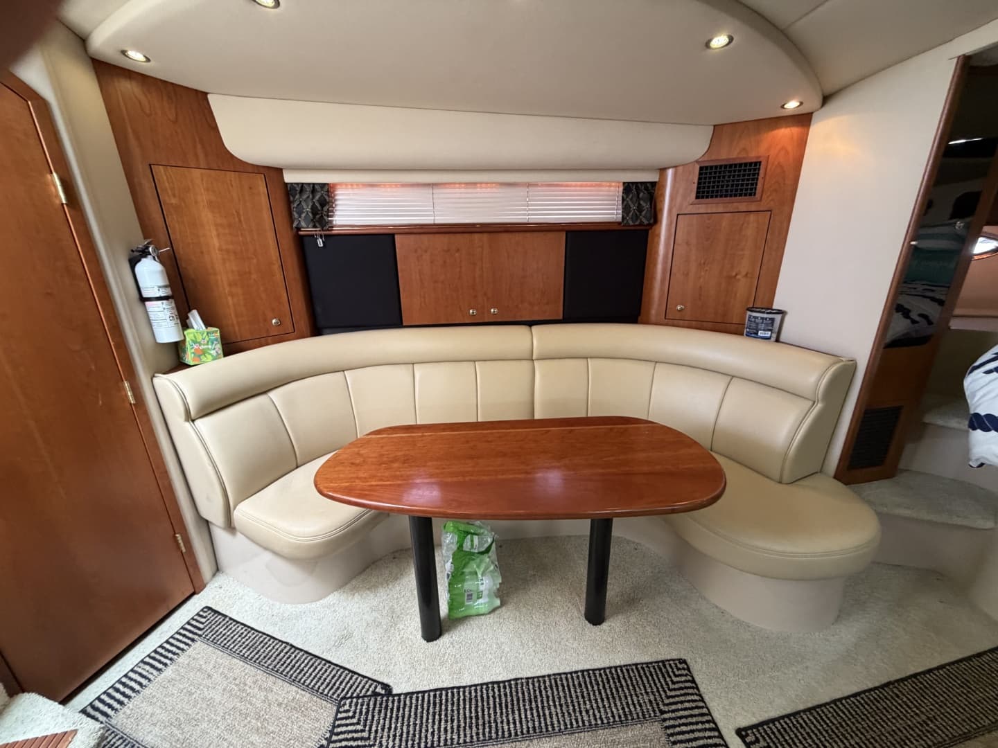 2001 Cruisers Yachts 3780 Express