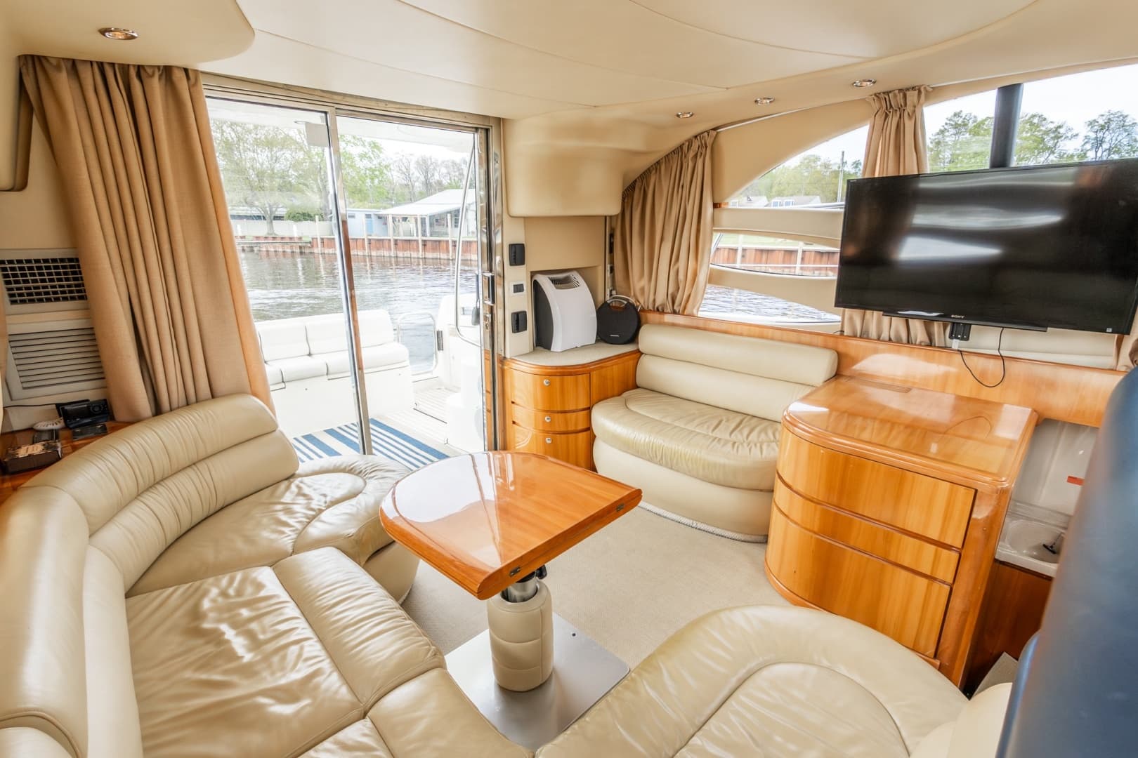 2004 Azimut 39 Flybridge