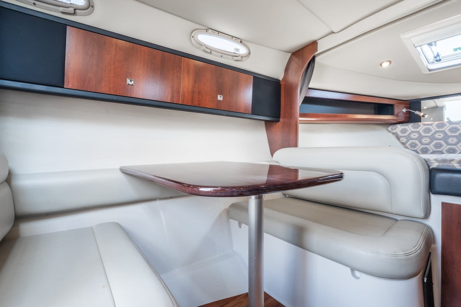 2016 Chaparral 290 Signature