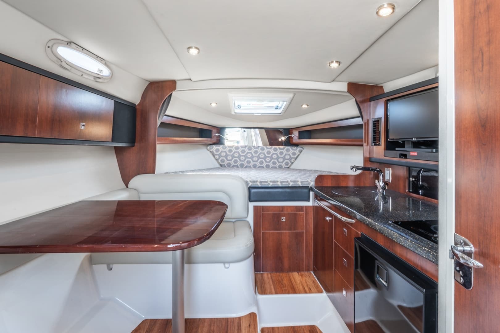 2016 Chaparral 290 Signature