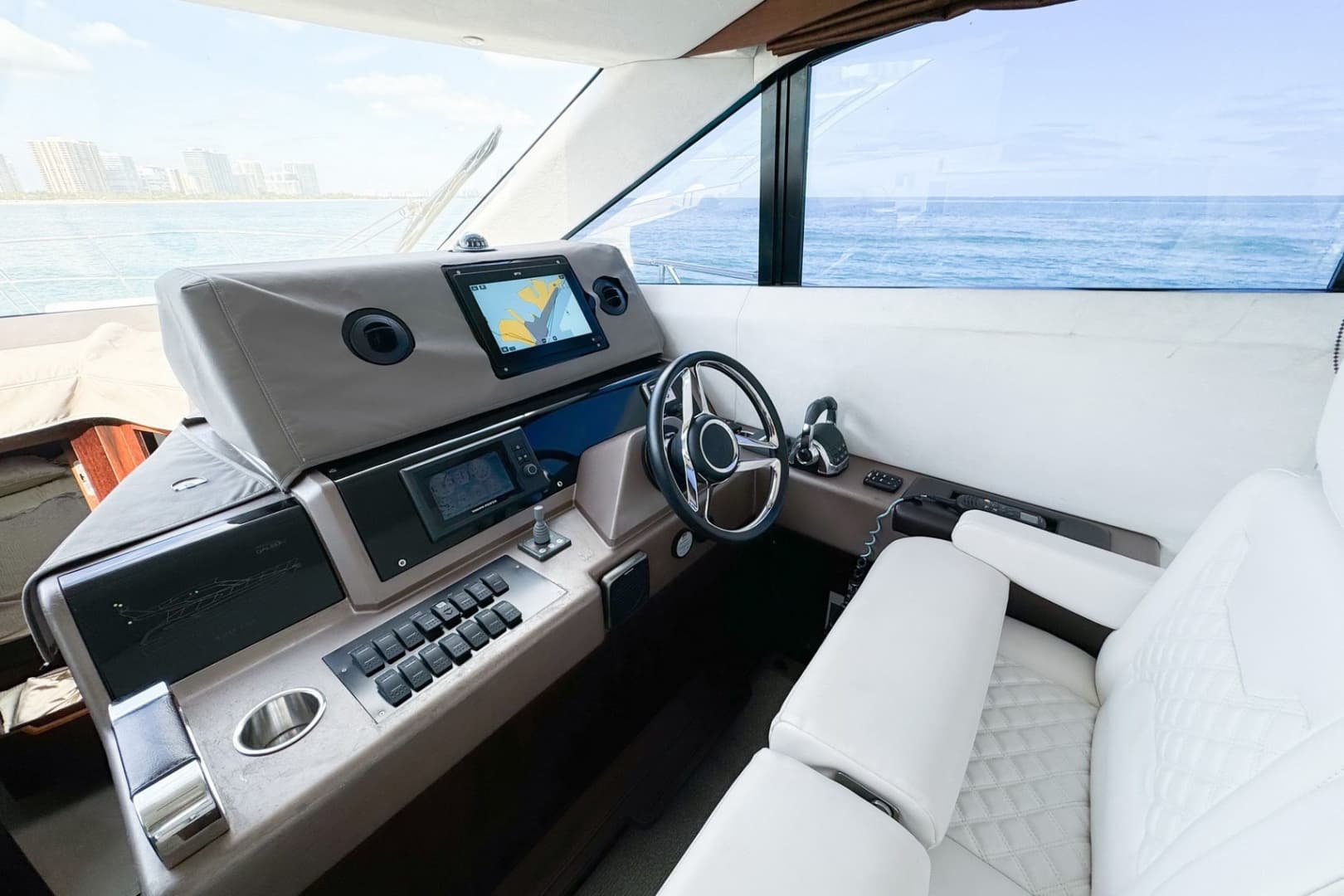 2016 Galeon 420 Fly