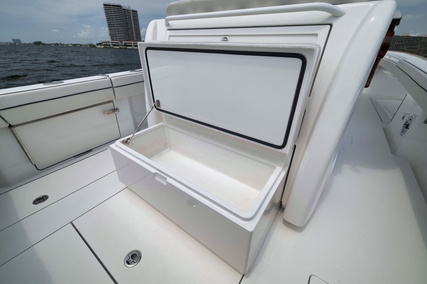 2023 Valhalla Boatworks V-33