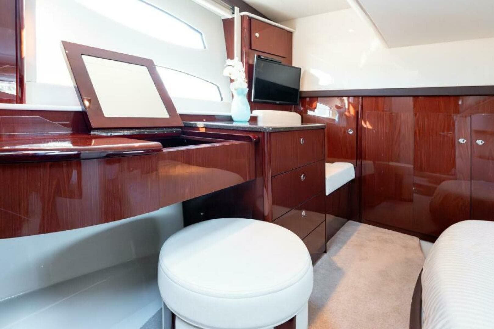 2014 Meridian 441 Sedan