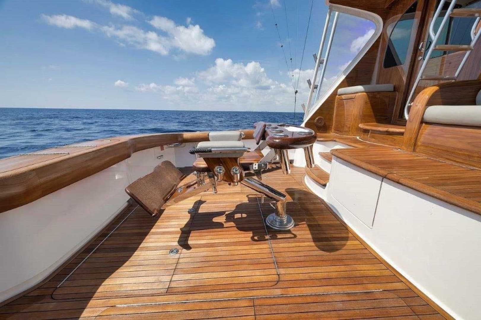 Viking 70 - Cutter Bill - Cockpit