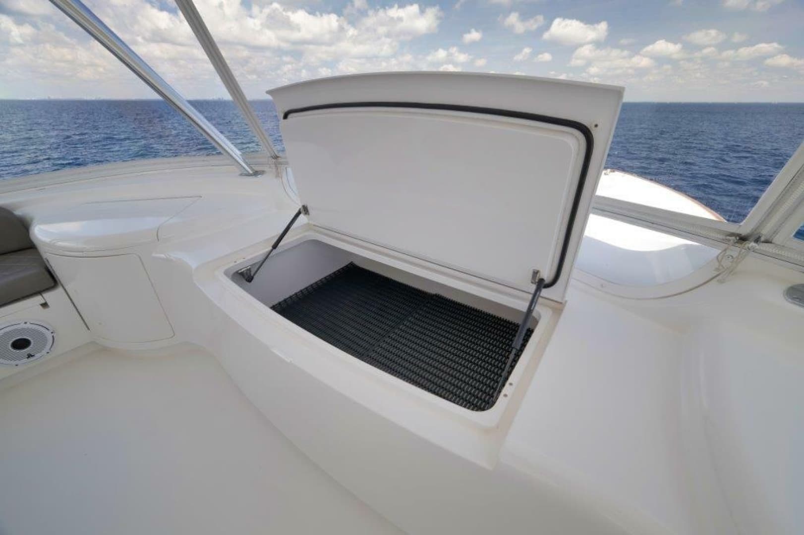 Viking 70 - Cutter Bill - Flybridge