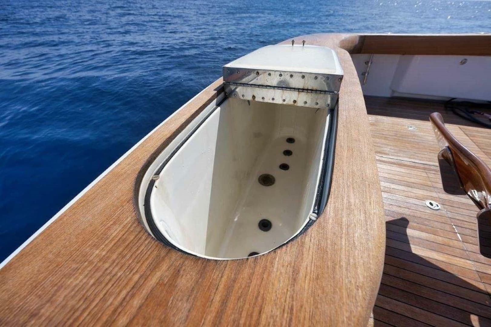 Viking 70 - Cutter Bill - Cockpit