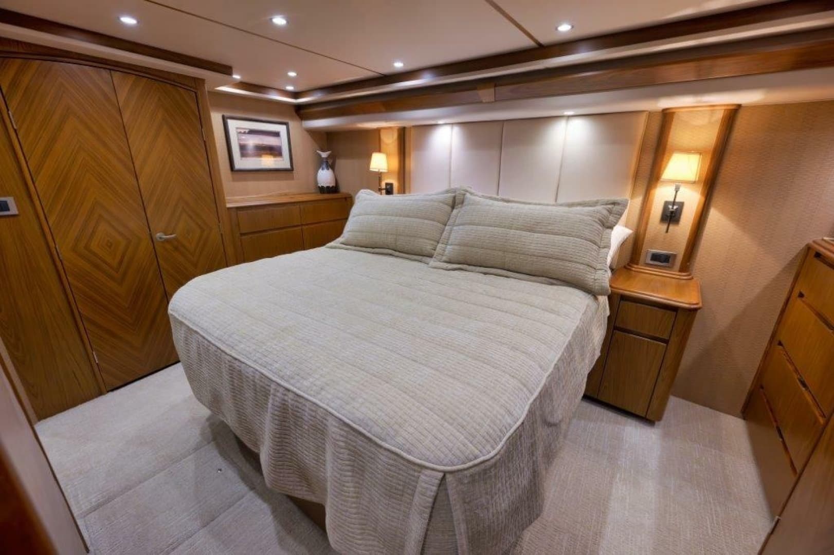 Viking 70 - Cutter Bill - Master Stateroom