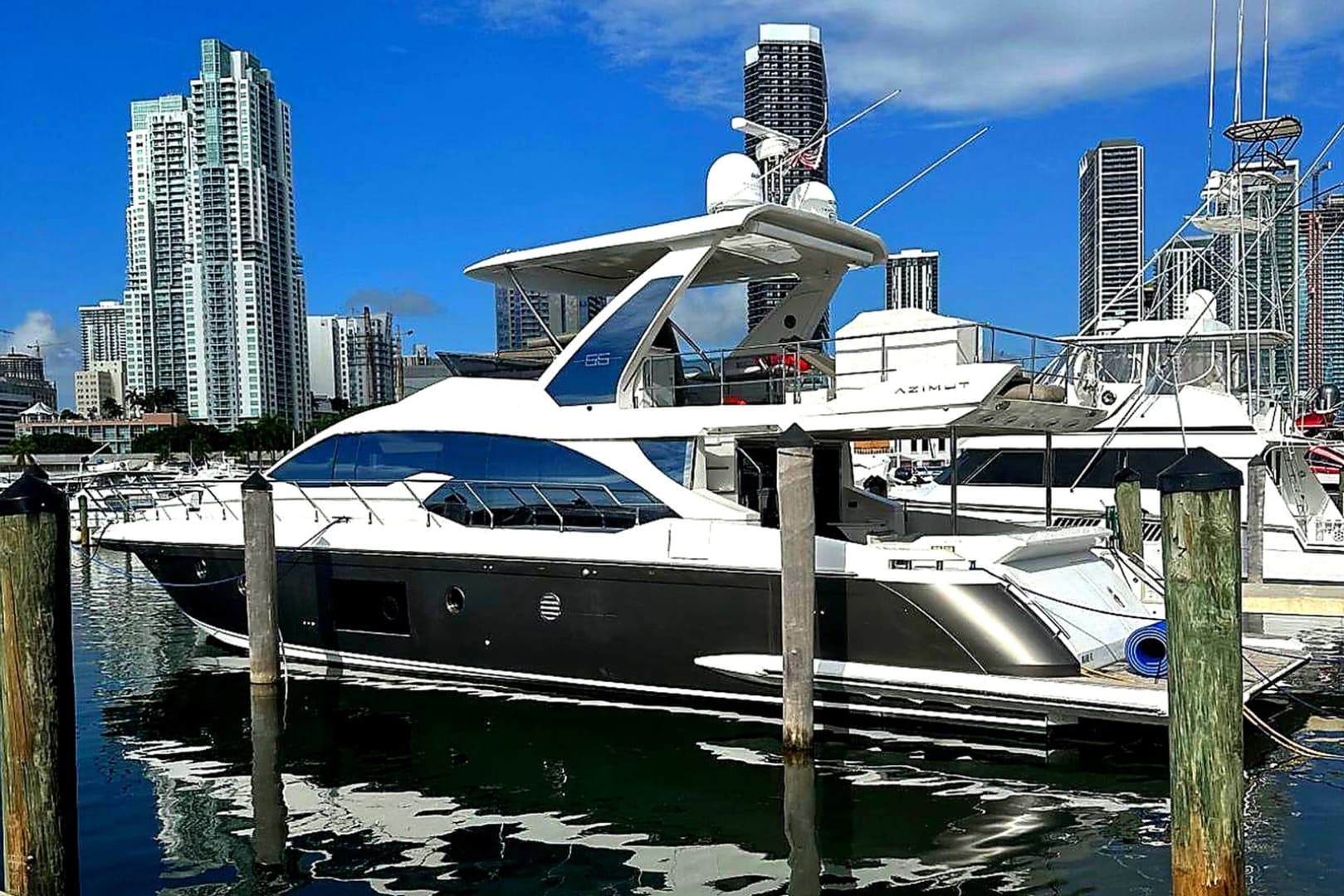 2018 Azimut Flybridge