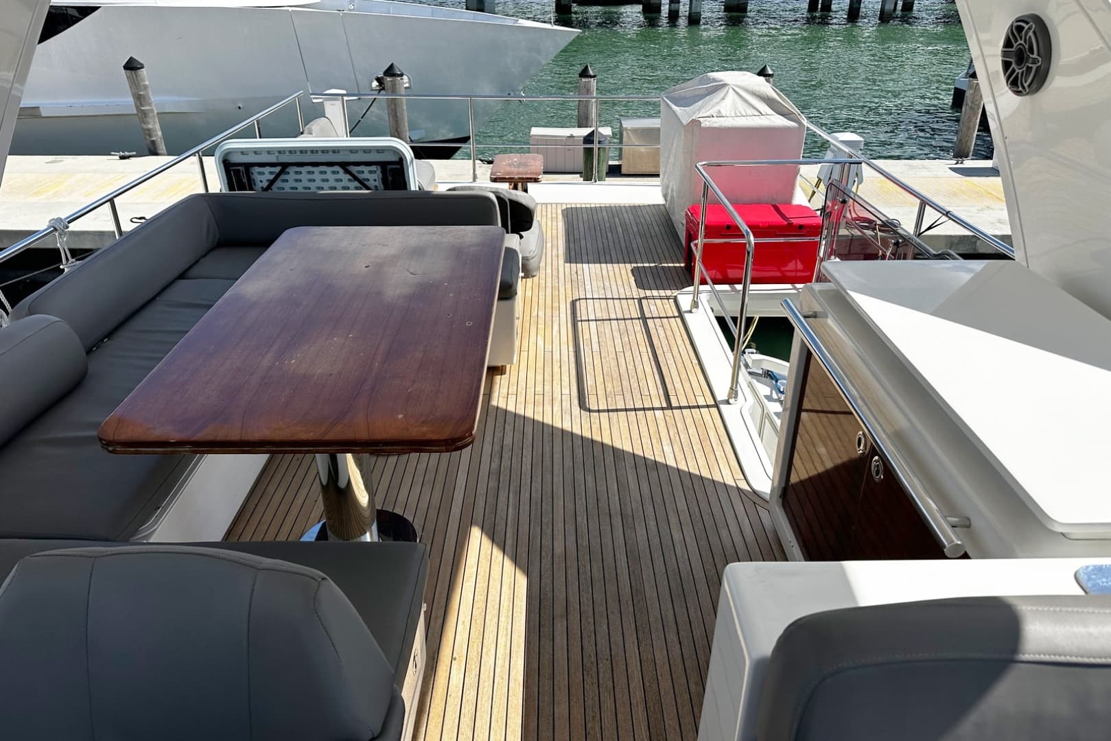 2018 Azimut Flybridge