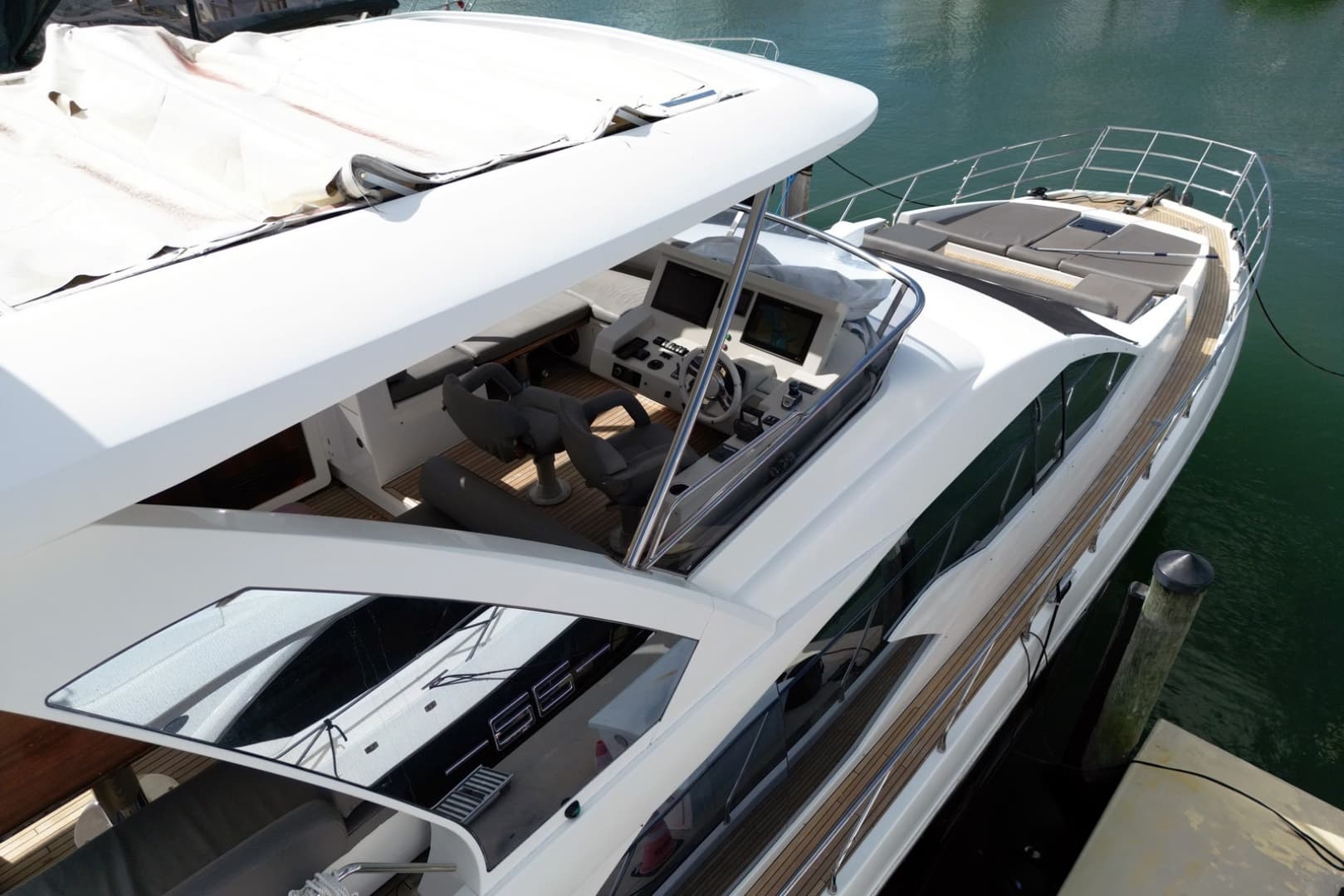 2018 Azimut Flybridge