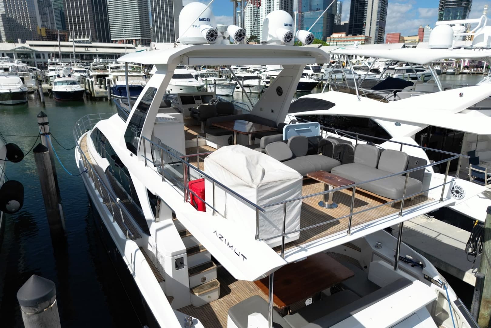2018 Azimut Flybridge
