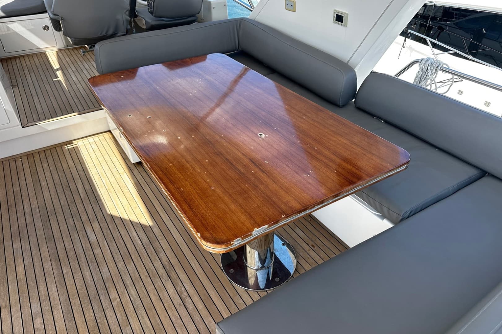 2018 Azimut Flybridge