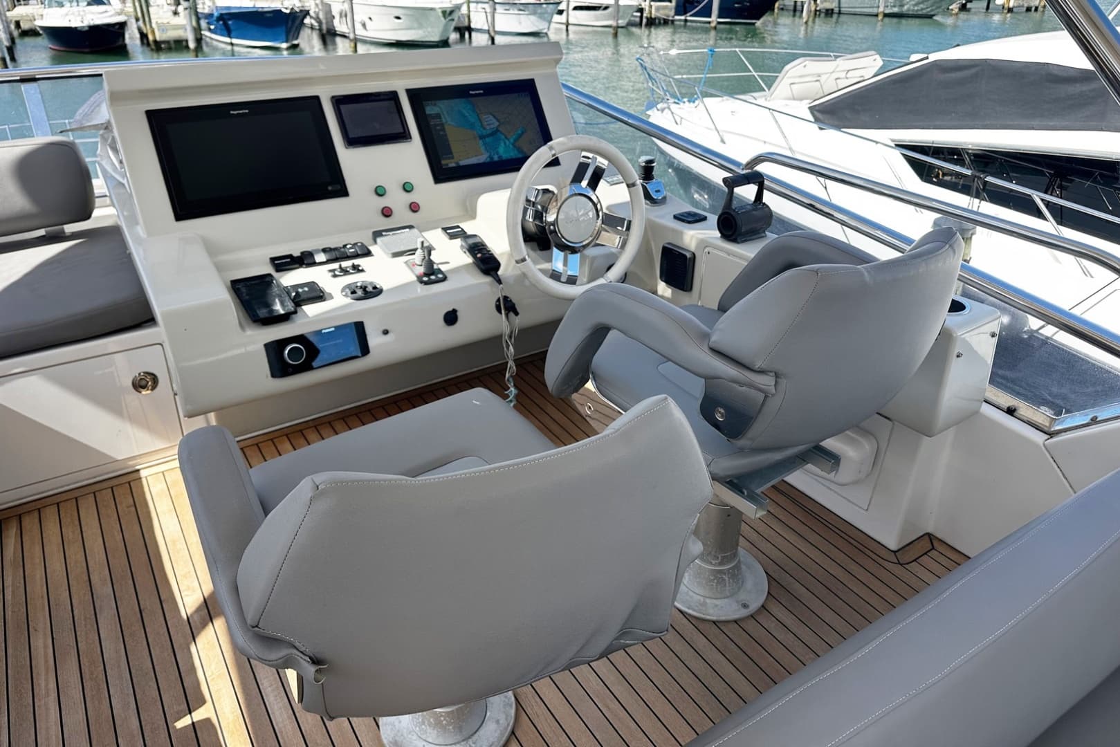 2018 Azimut Flybridge
