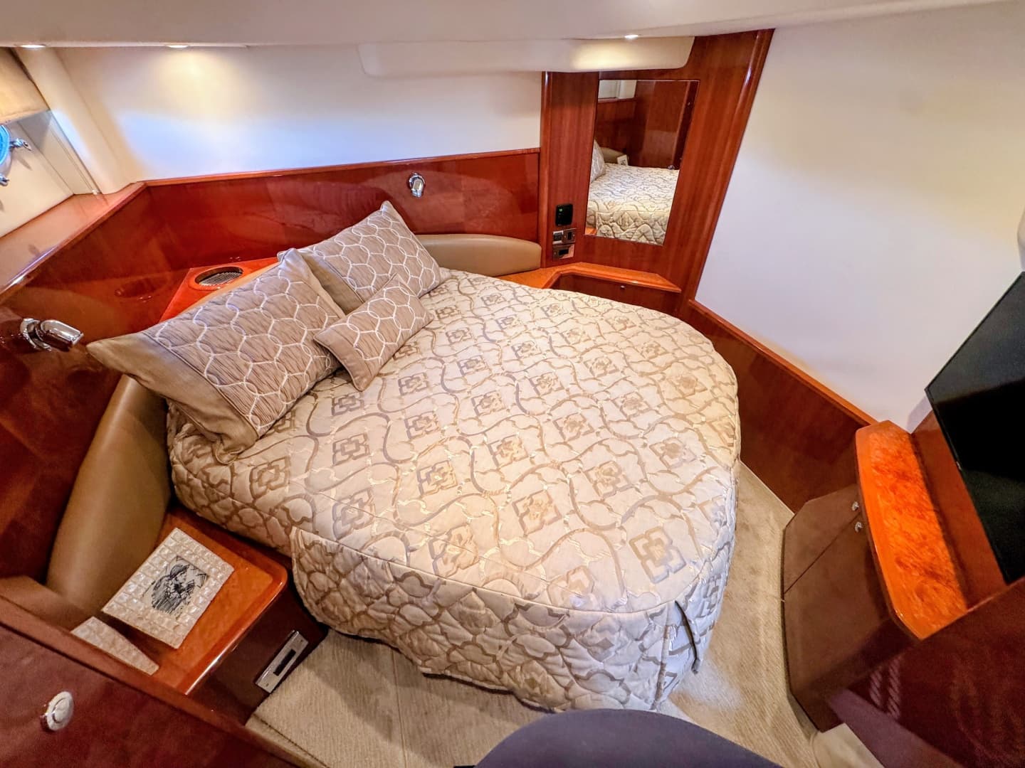 2004 Viking Princess V58