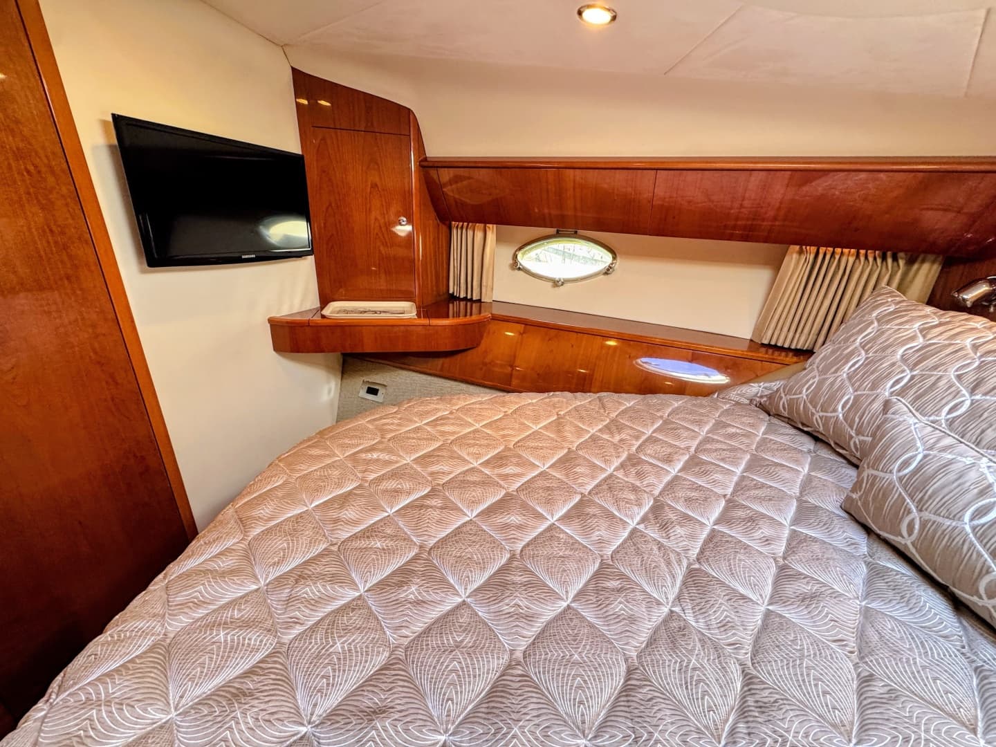 2004 Viking Princess V58
