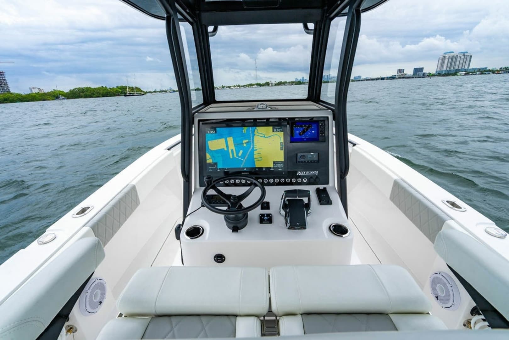 2027 Reef Runner 280