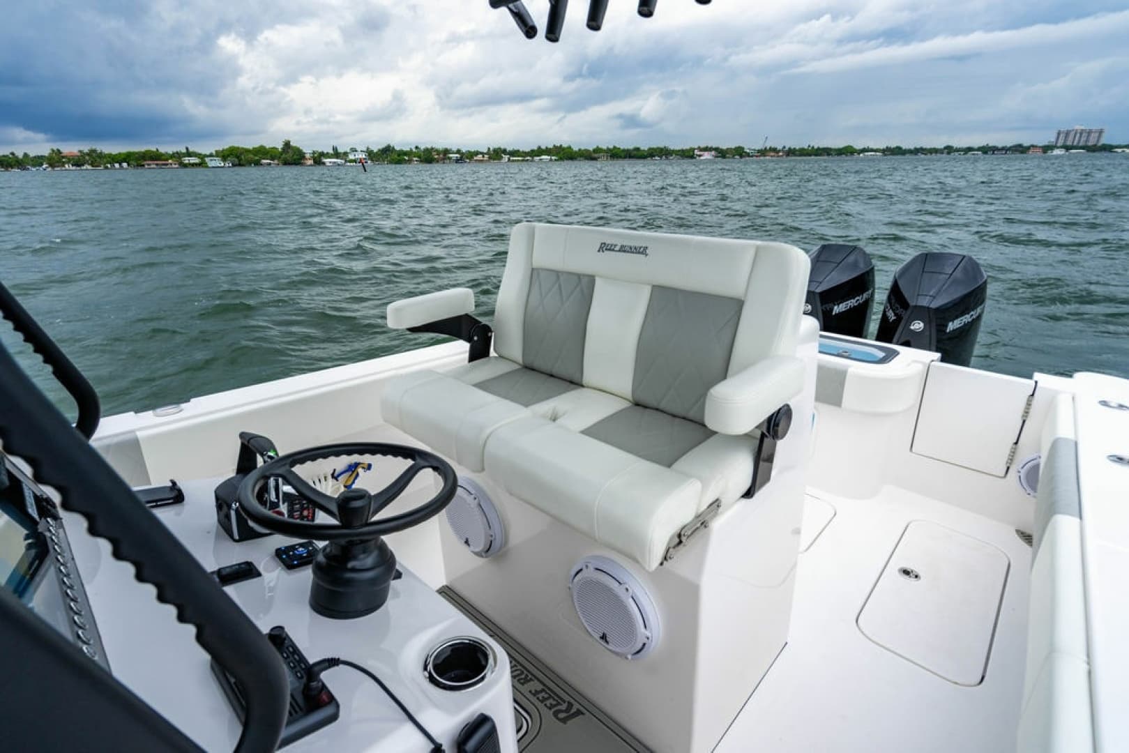 2027 Reef Runner 280