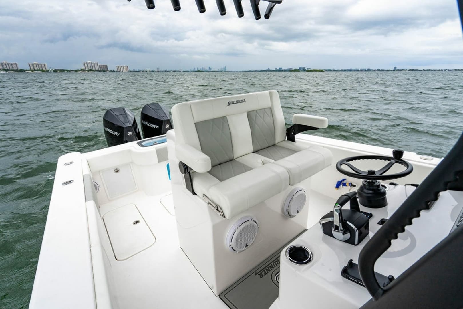 2027 Reef Runner 280