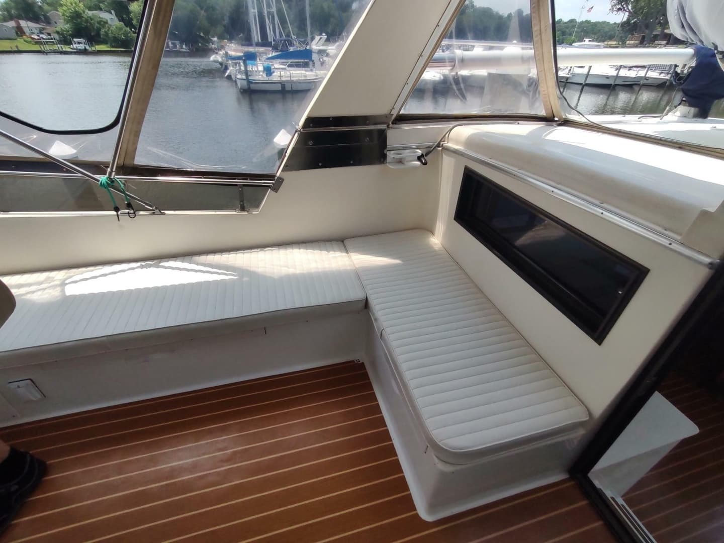 1989 Hyatt Double Cabin Motoryacht