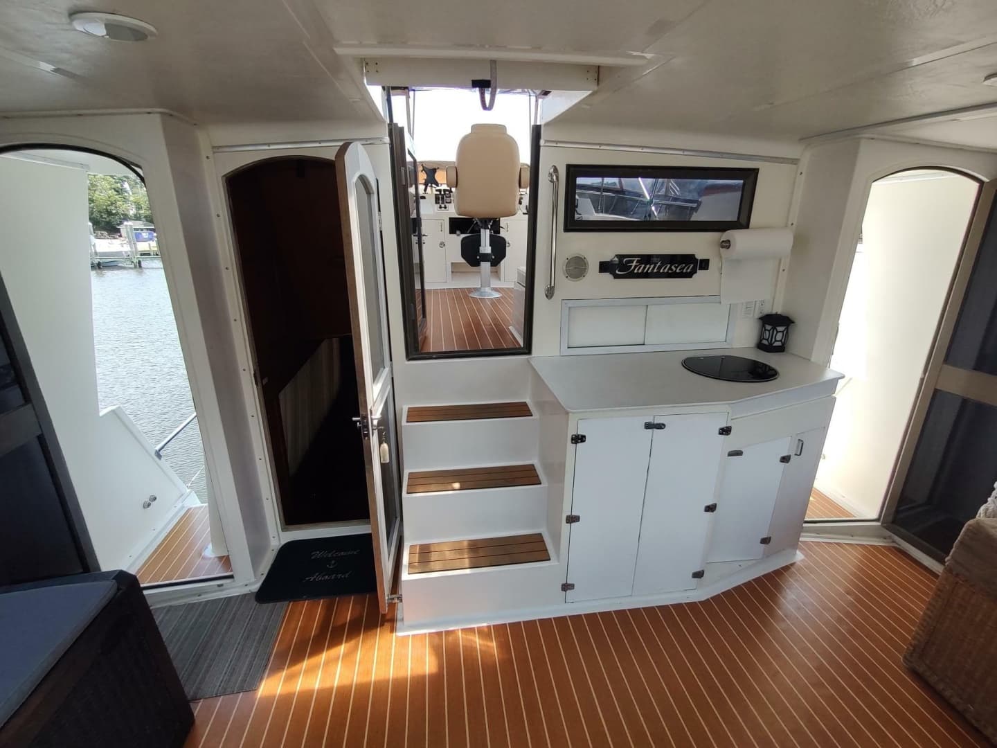 1989 Hyatt Double Cabin Motoryacht