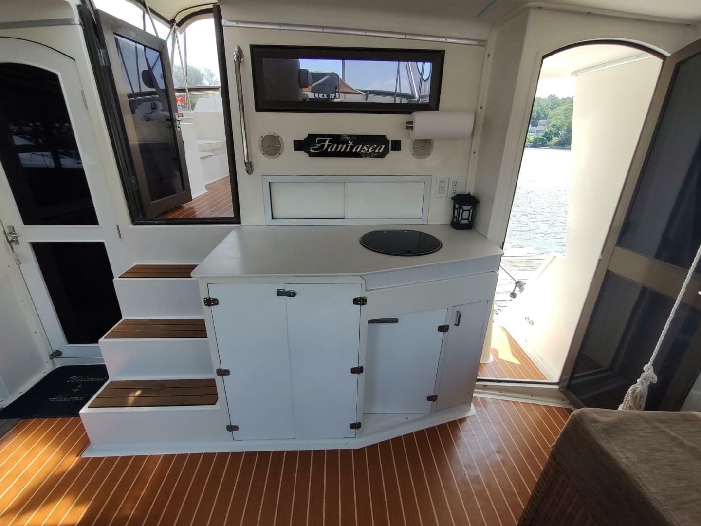 1989 Hyatt Double Cabin Motoryacht