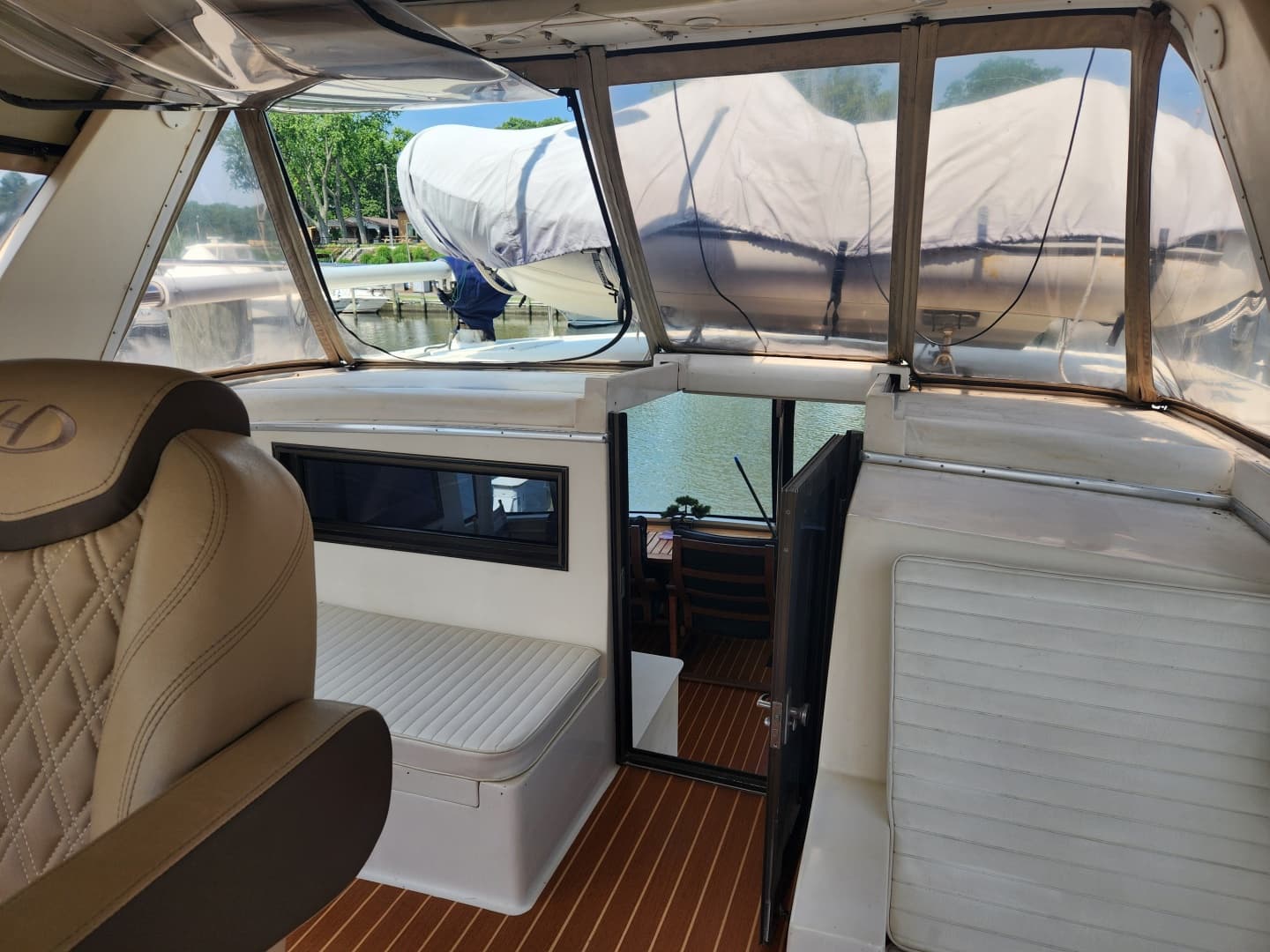 1989 Hyatt Double Cabin Motoryacht