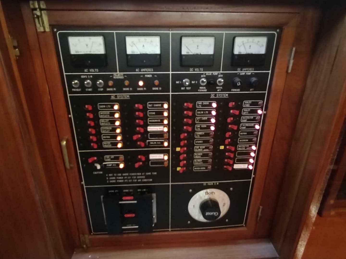 1989 Hyatt Double Cabin Motoryacht