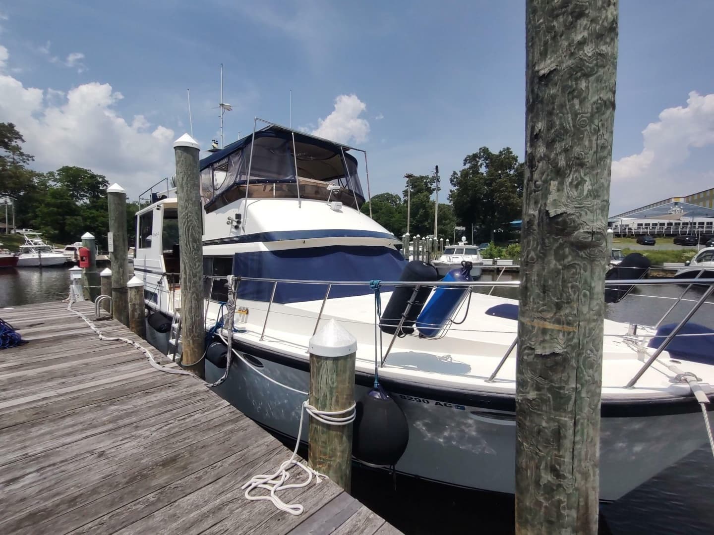 1989 Hyatt Double Cabin Motoryacht