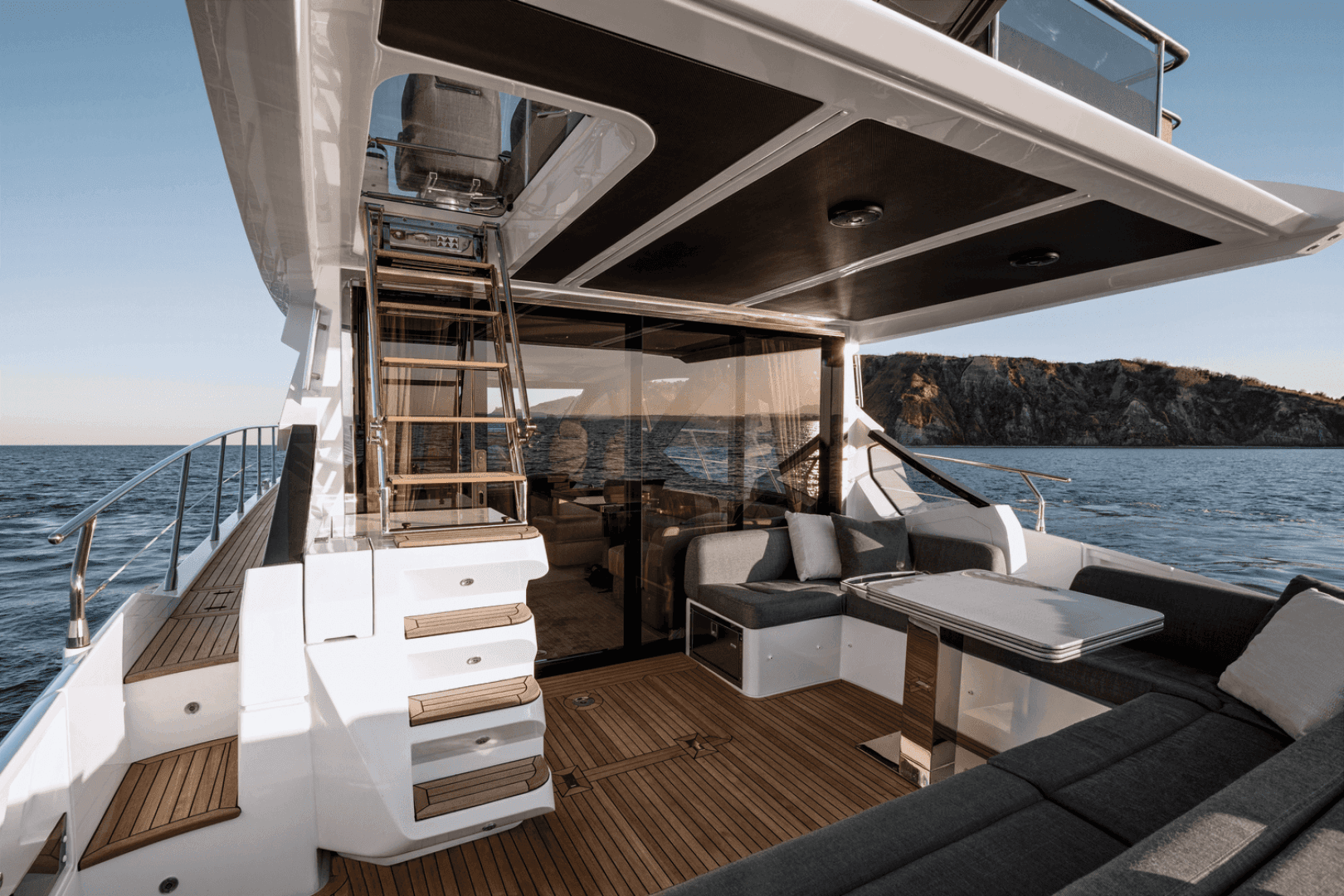 2023 Azimut S6