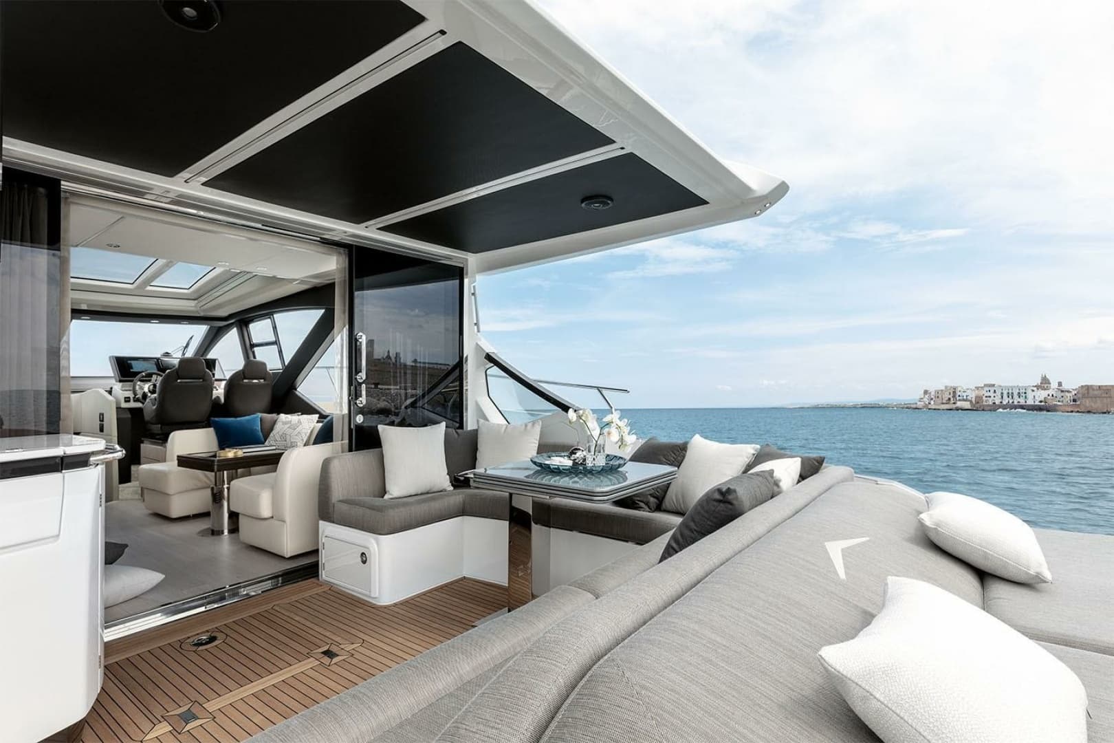 2023 Azimut S6