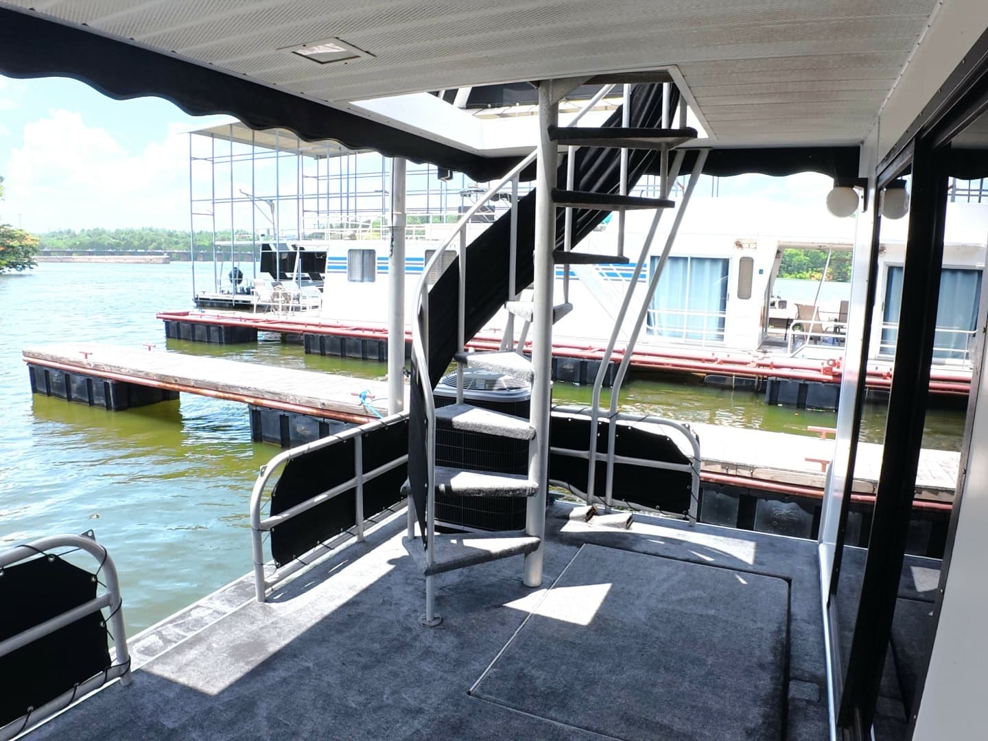 1996 Lakeview 14x56 houseboat
