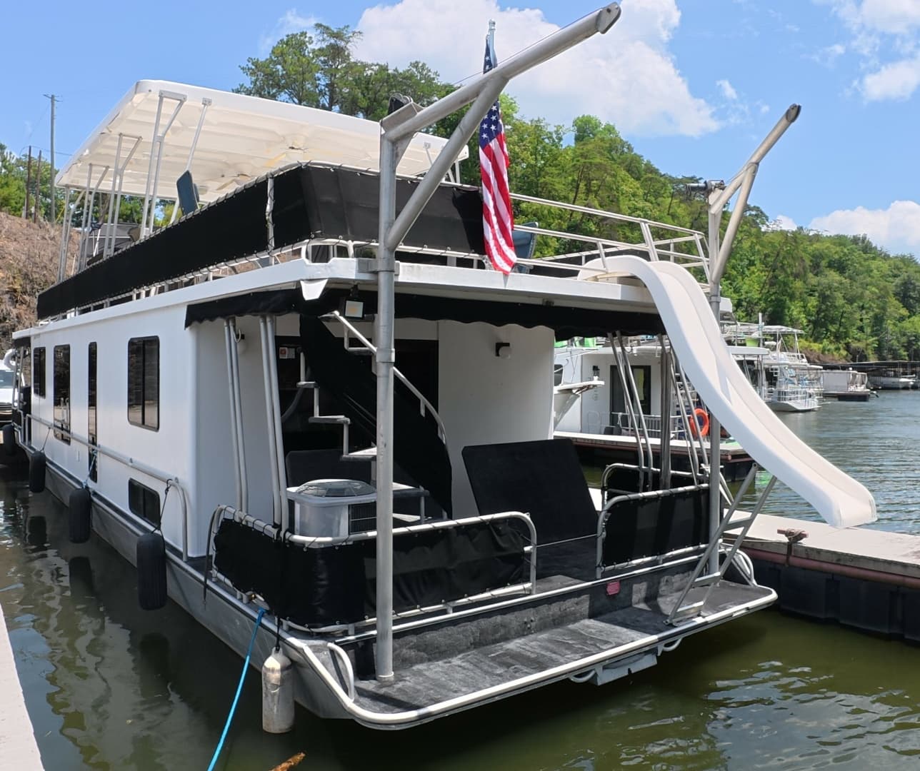 1996 Lakeview 14x56 houseboat