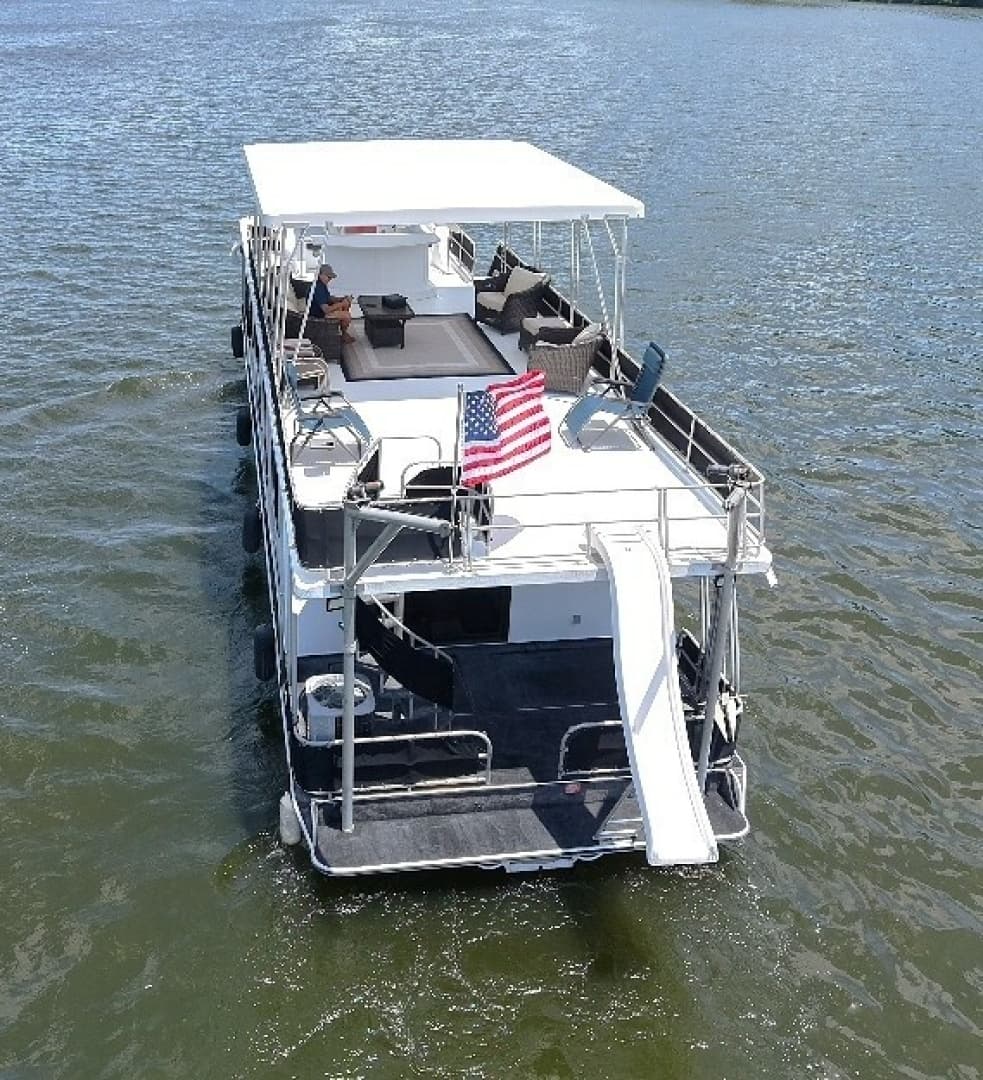 1996 Lakeview 14x56 houseboat