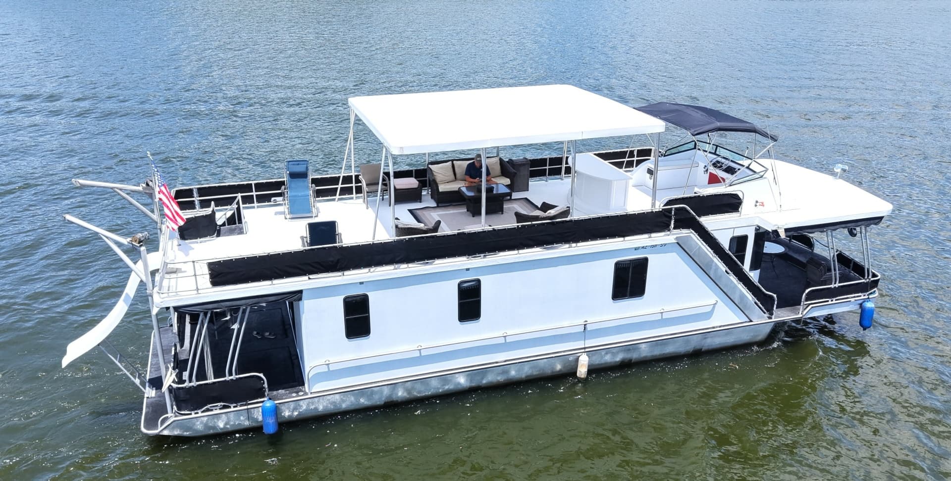 1996 Lakeview 14x56 houseboat