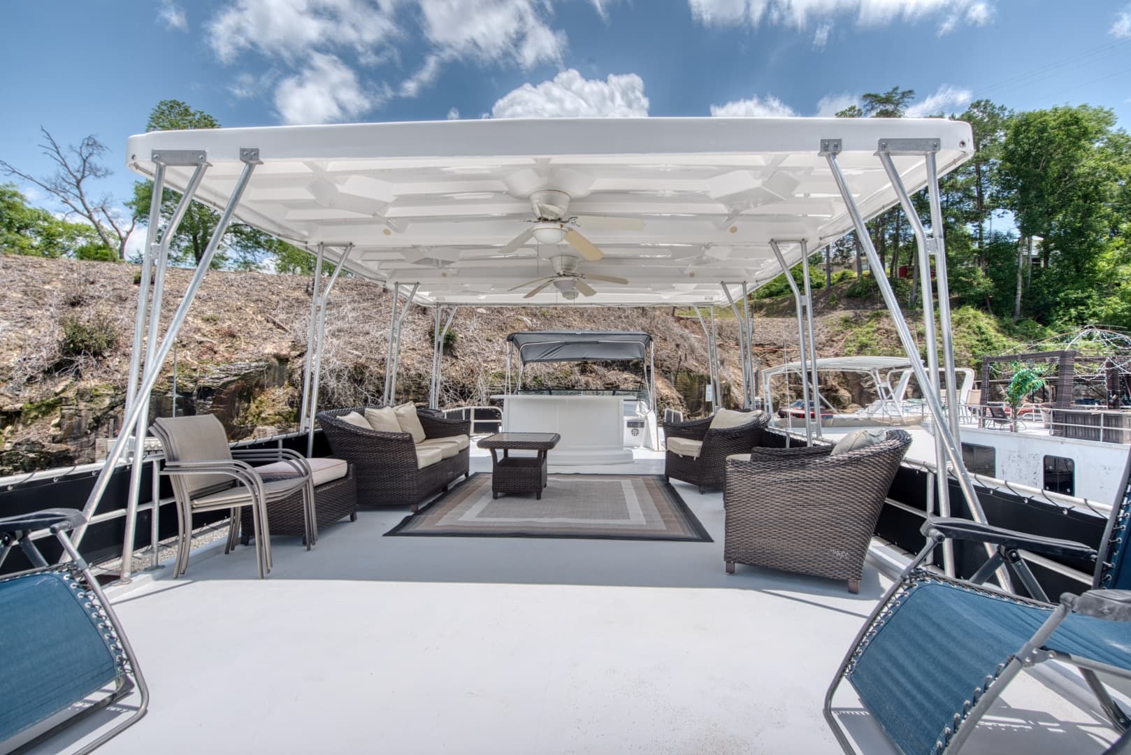 1996 Lakeview 14x56 houseboat