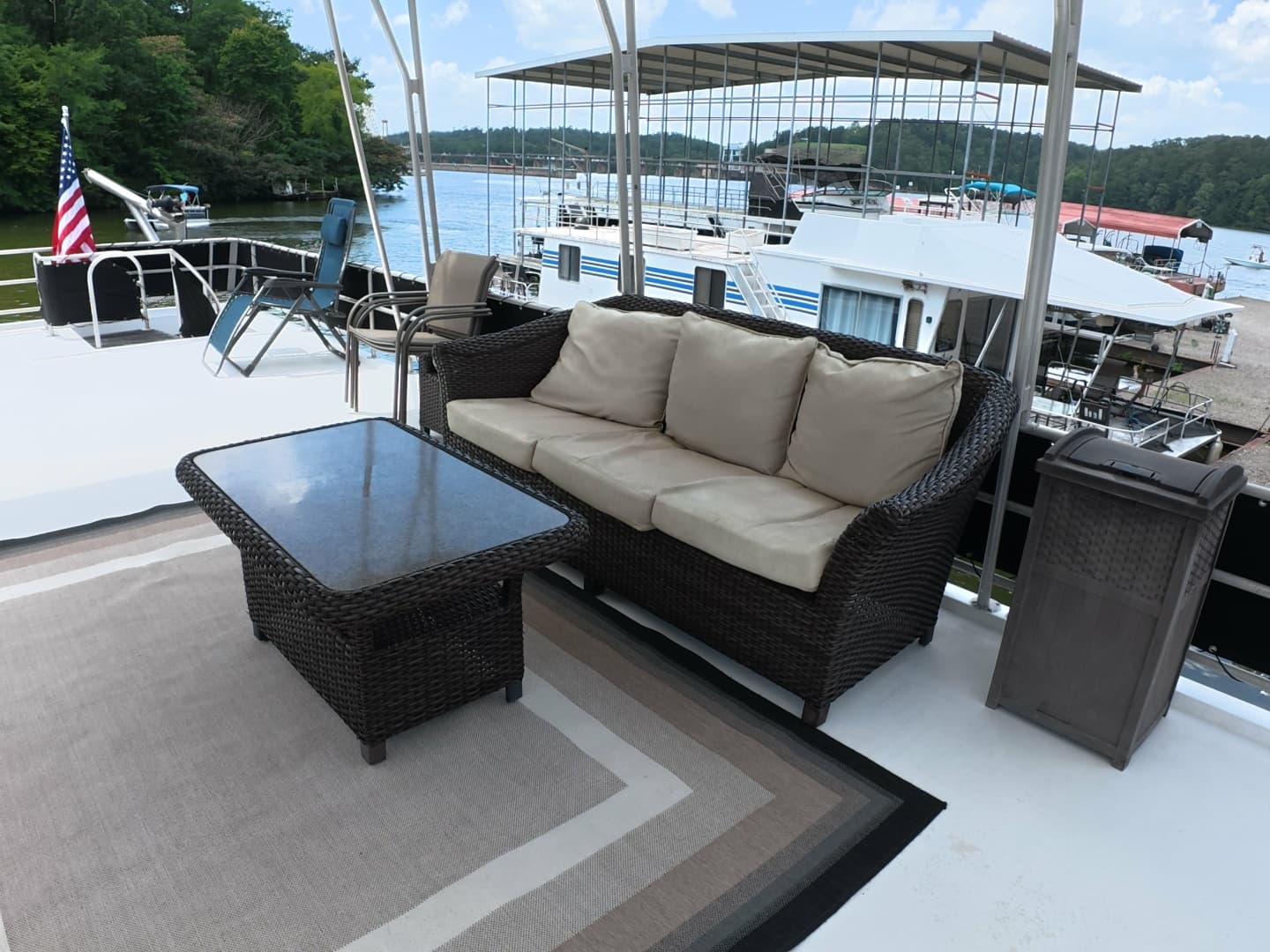 1996 Lakeview 14x56 houseboat