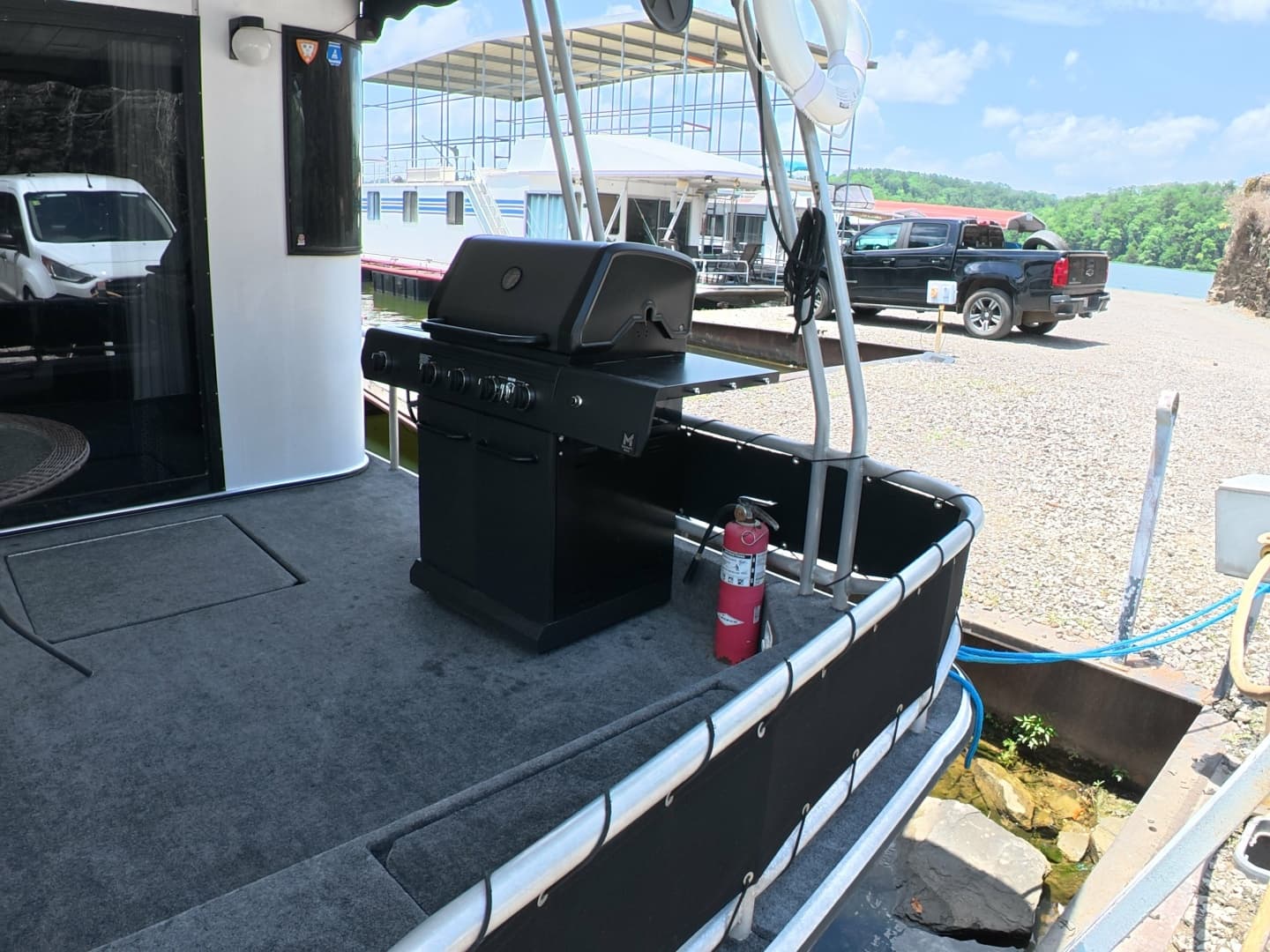 1996 Lakeview 14x56 houseboat