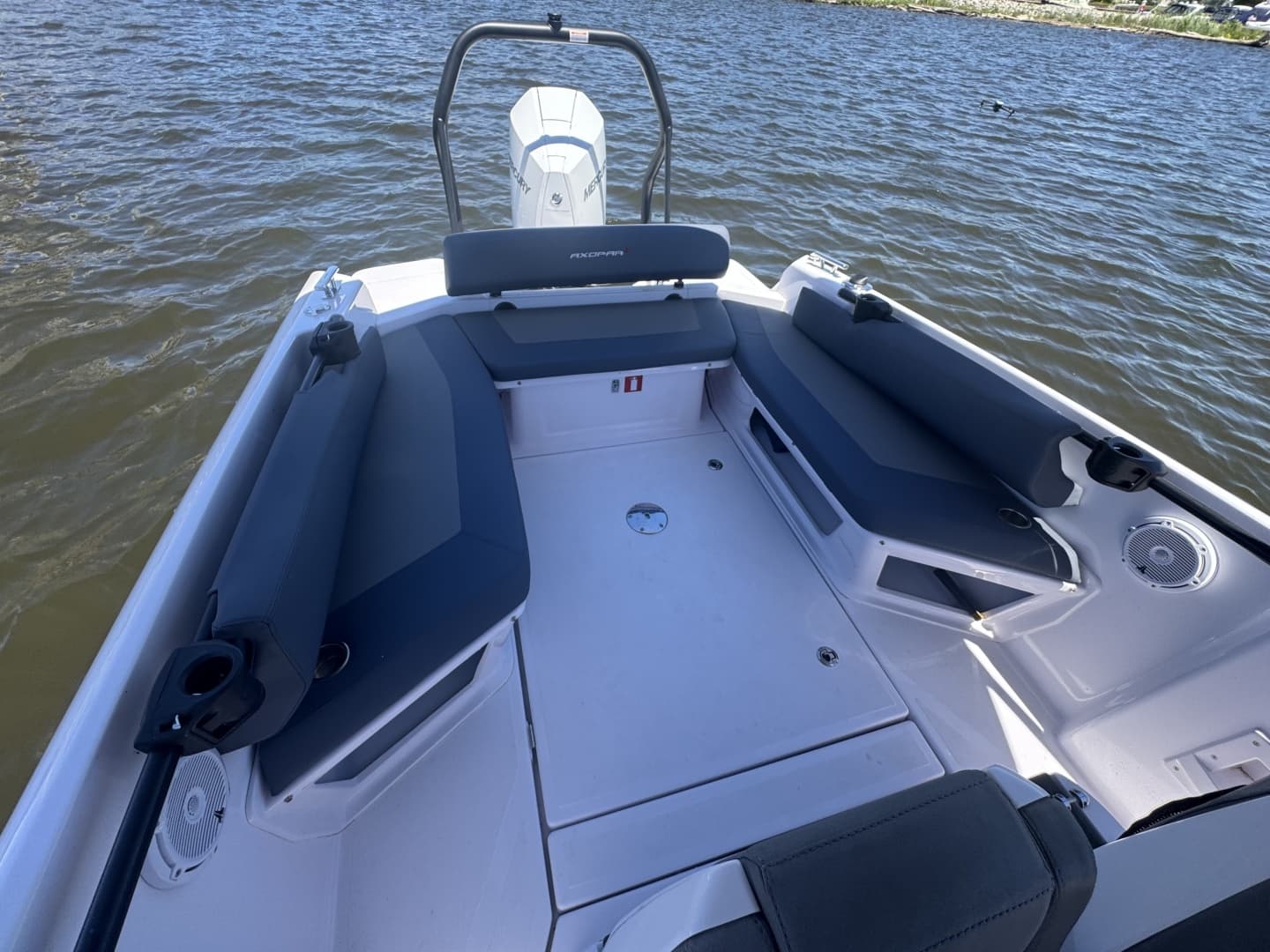 2023 Axopar 25 Cross Top