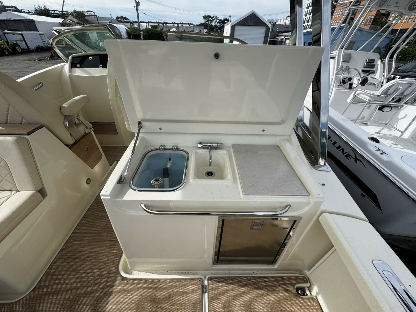 2018 Chris-Craft 30 Calypso