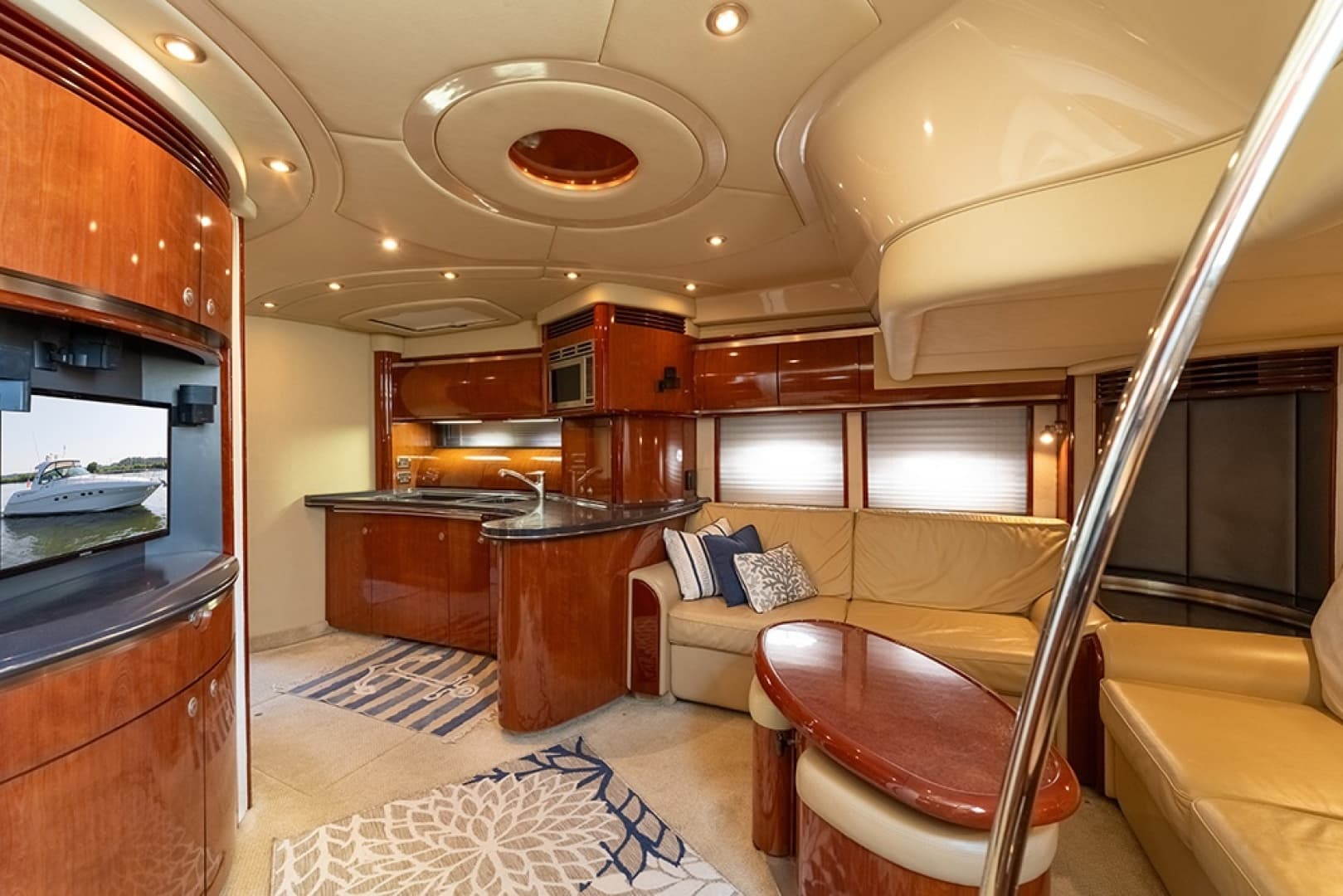 Galley/Salon area