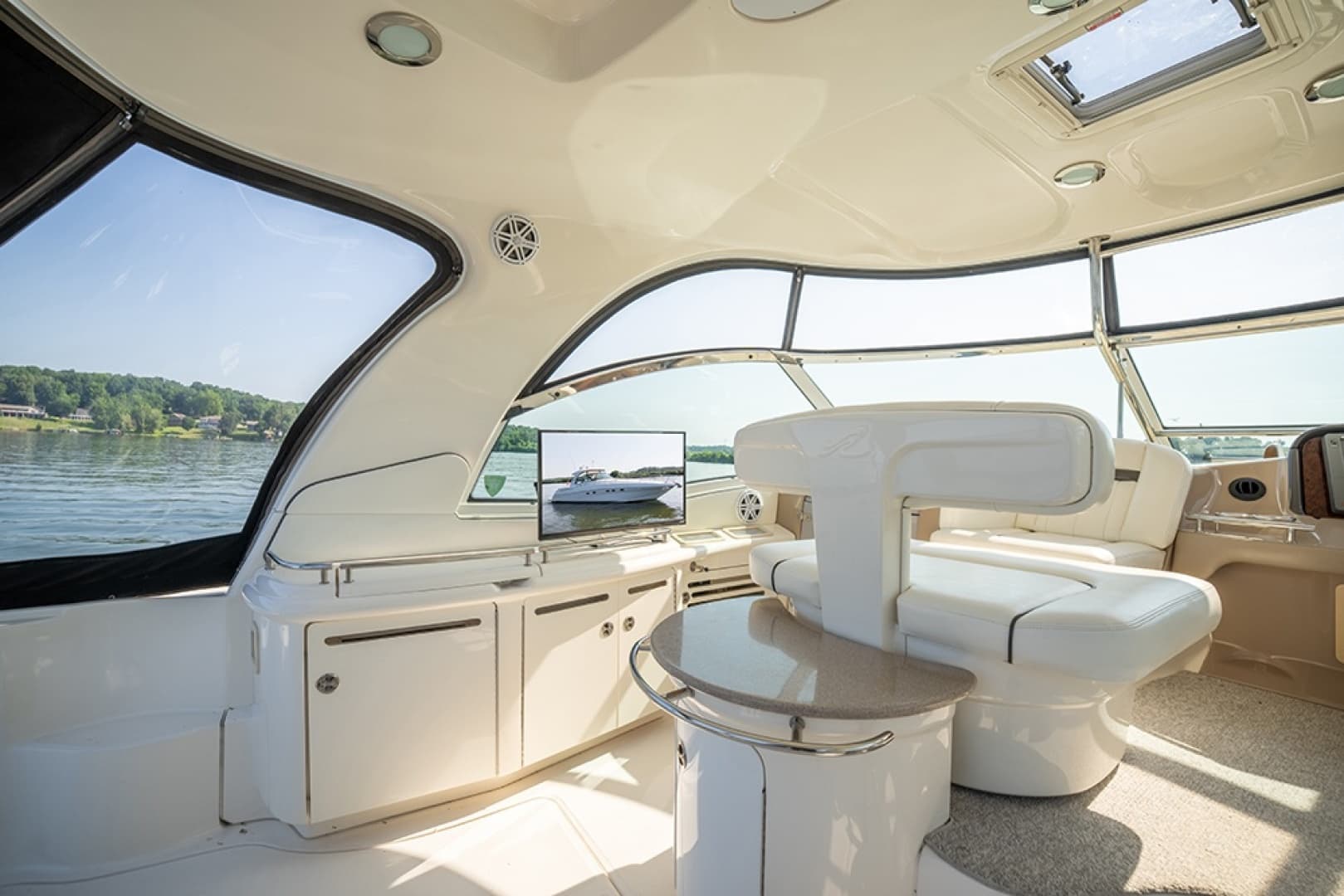 Port cockpit