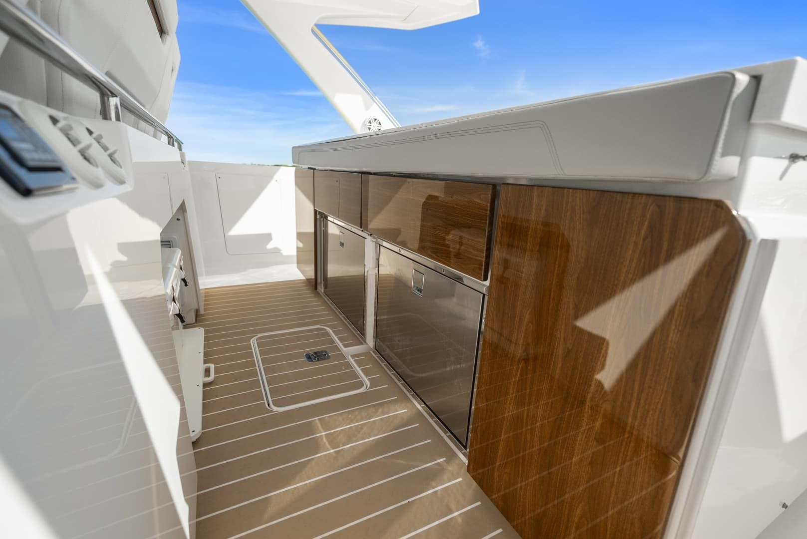 2024 Tiara Sport 