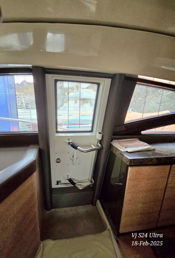 2011 Azimut 70