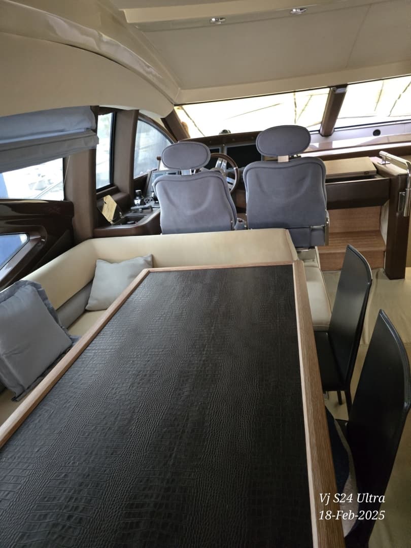 2011 Azimut 70