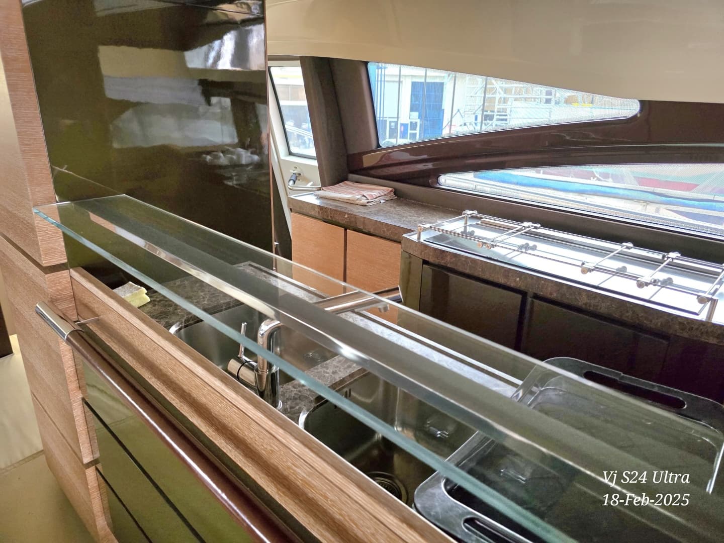 2011 Azimut 70