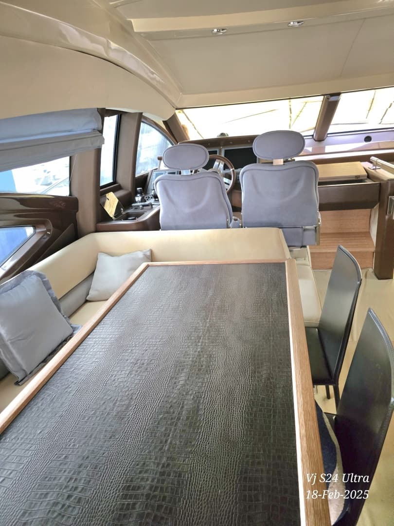 2011 Azimut 70