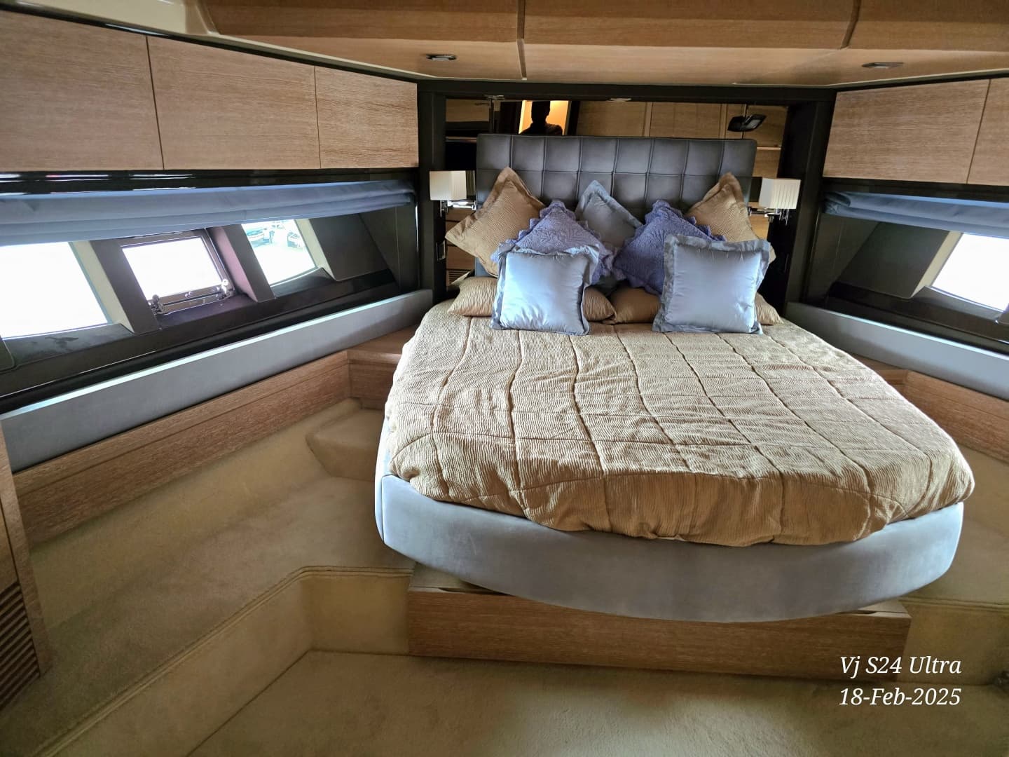 2011 Azimut 70